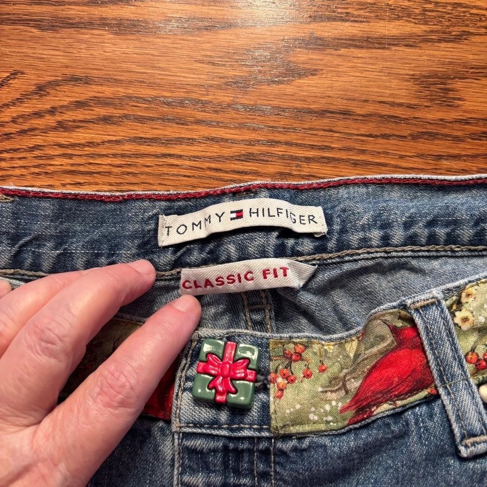 Vintage Upcycled Tommy Hilfiger‎ Flare Jeans Womens Size14R Cardinals Christmas - Picture 5 of 11